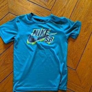 Nike sb tee shirt